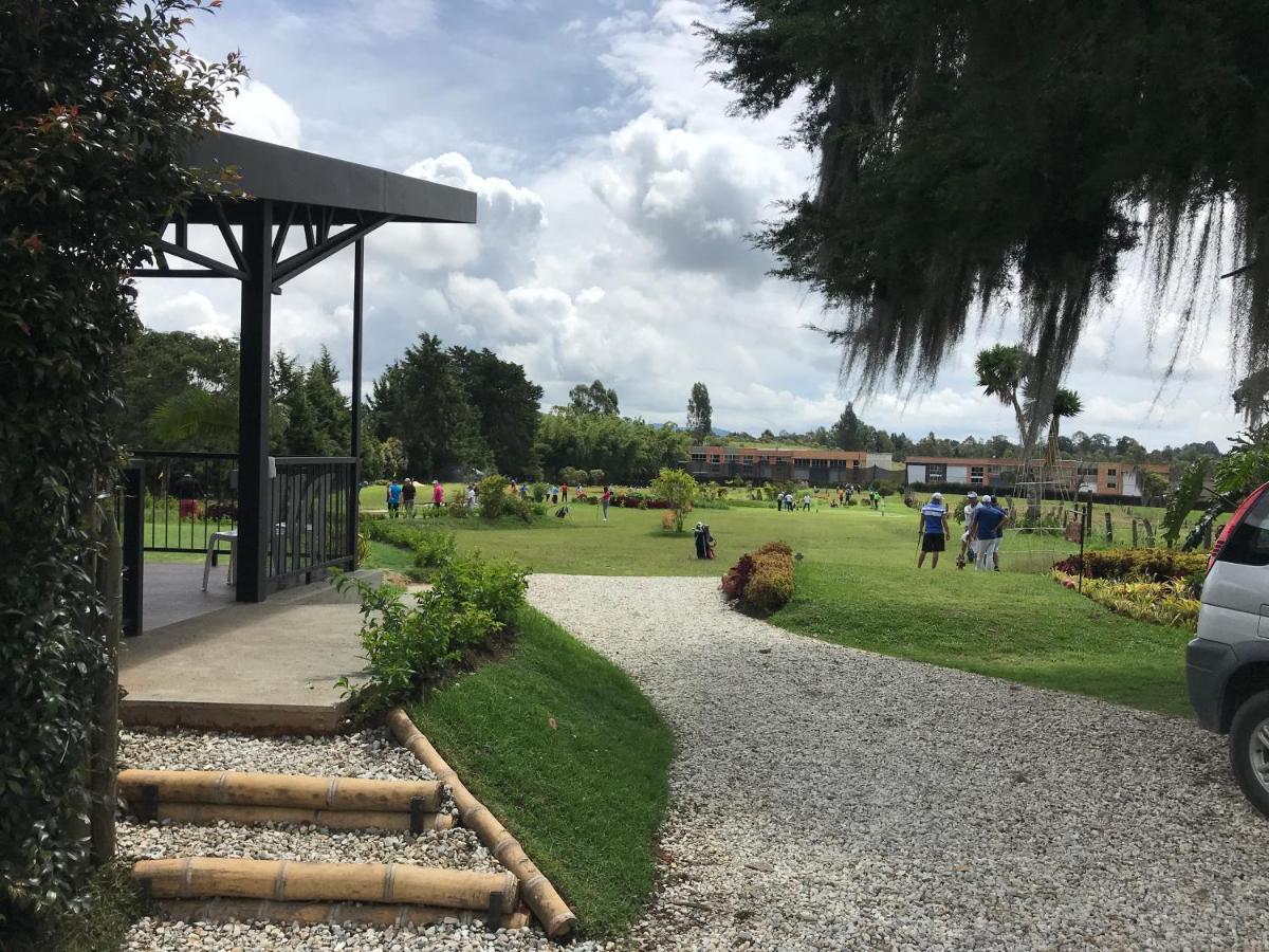 Hotel & Golf Isak Aeropuerto ริโอเนโกร ภายนอก รูปภาพ