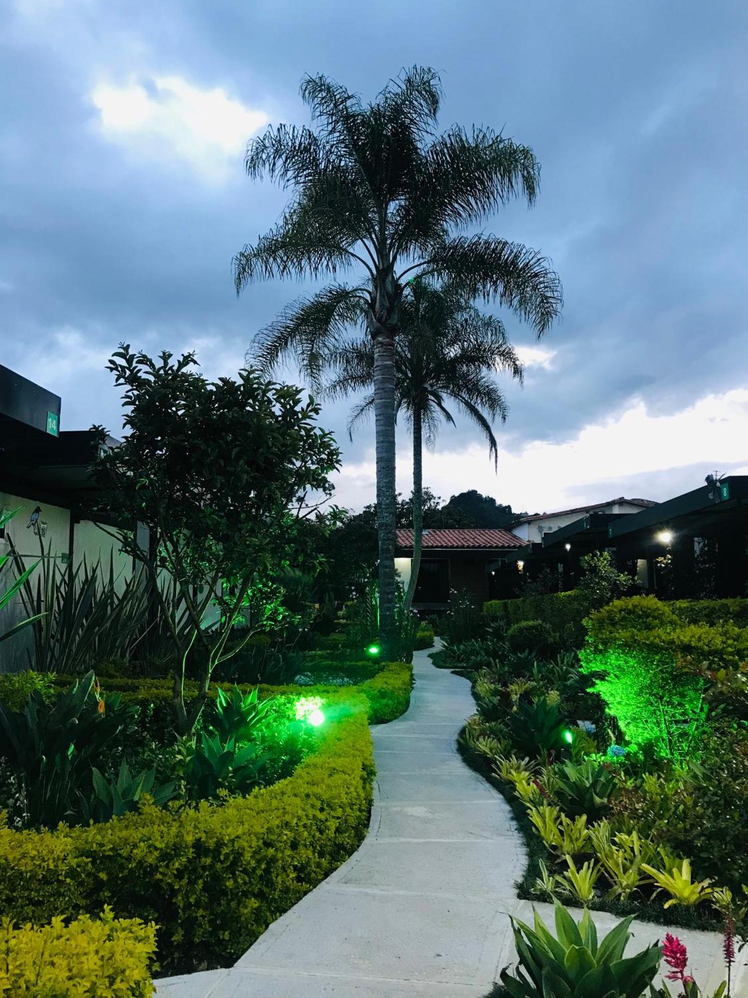 Hotel & Golf Isak Aeropuerto ริโอเนโกร ภายนอก รูปภาพ