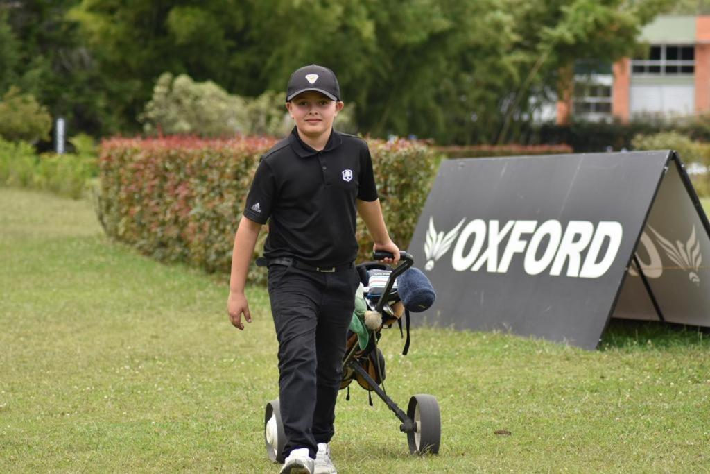 Hotel & Golf Isak Aeropuerto ริโอเนโกร ภายนอก รูปภาพ